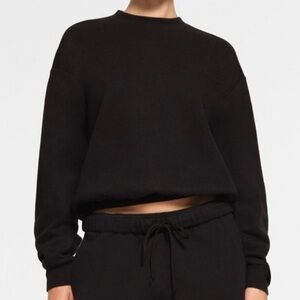 SKIMS Women’s Classic Pullover Black Sweatshirt Versatile Crew Neck Top